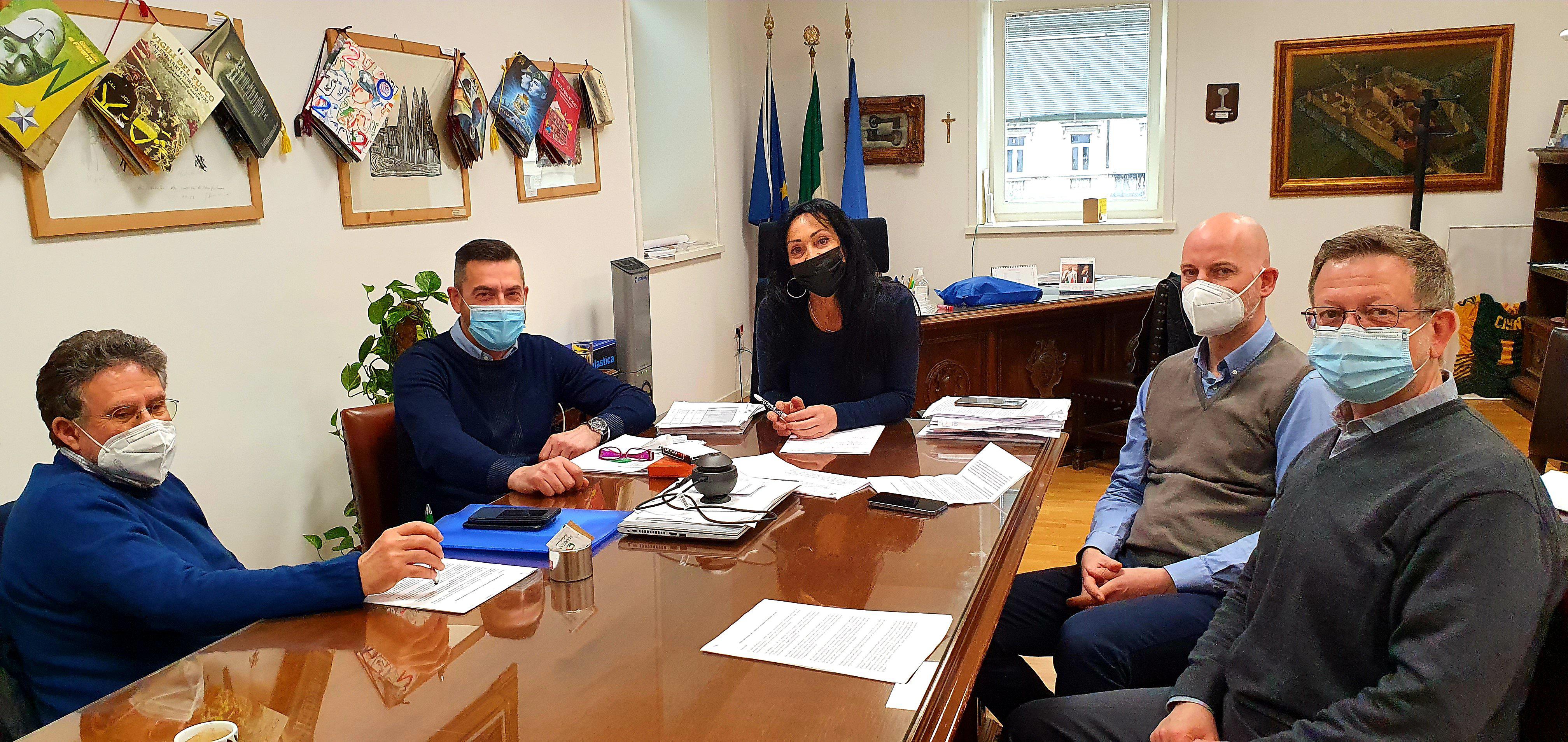 Immagine per Monfalcone, lavoro da salvaguardare: sindacati a confronto col sindaco